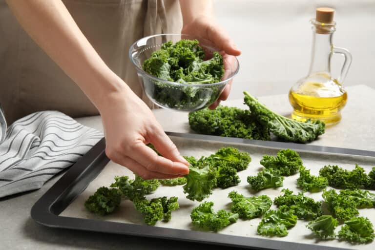 Homemade Crispy Kale Chips: Your New Favorite Snack 